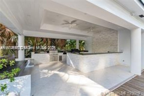 Condo in Miami, Florida, 2 bedrooms  № 1762852 - photo 14