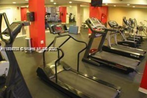 Condo in Miami, Florida, 2 bedrooms  № 1762852 - photo 10