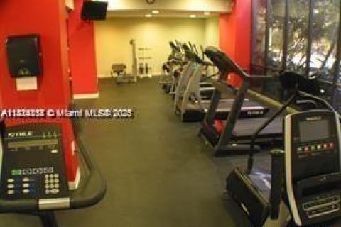Condo in Miami, Florida, 2 bedrooms  № 1762852 - photo 11