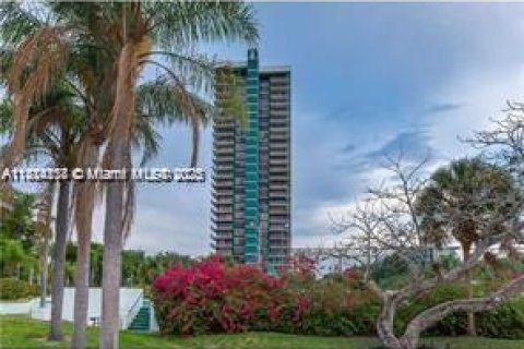 Condo in Miami, Florida, 2 bedrooms  № 1762852 - photo 18
