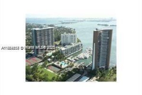 Condo in Miami, Florida, 2 bedrooms  № 1762852 - photo 17