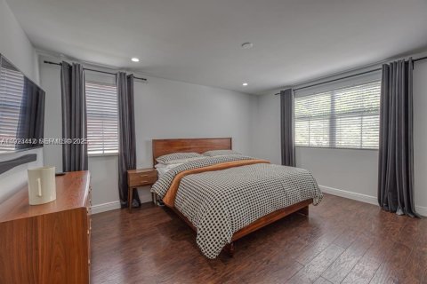 Casa en venta en Margate, Florida, 4 dormitorios, 208.38 m2 № 1977382 - foto 14