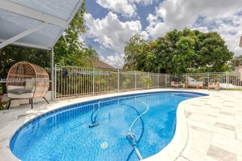 Casa en venta en Margate, Florida, 4 dormitorios, 208.38 m2 № 1977382 - foto 26
