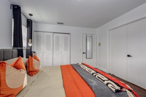 Casa en venta en Margate, Florida, 4 dormitorios, 208.38 m2 № 1977382 - foto 13