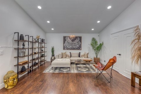 Casa en venta en Margate, Florida, 4 dormitorios, 208.38 m2 № 1977382 - foto 8