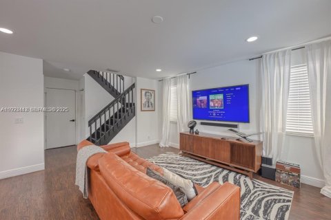 Casa en venta en Margate, Florida, 4 dormitorios, 208.38 m2 № 1977382 - foto 7