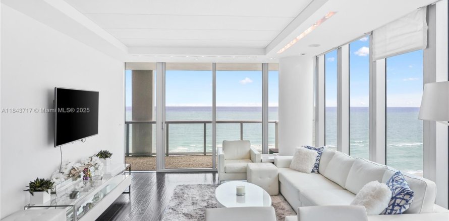 Condominio en Miami Beach, Florida, 2 dormitorios № 1838680