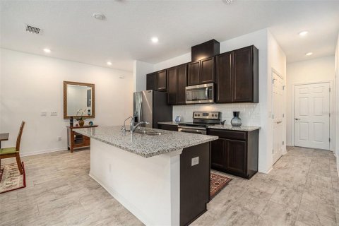 Touwnhouse à louer à Tampa, Floride: 3 chambres, 187.48 m2 № 1846703 - photo 8
