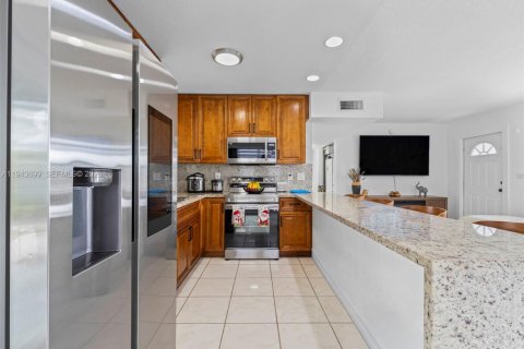 Villa ou maison à vendre à Miami, Floride: 3 chambres, 104.24 m2 № 2059948 - photo 7