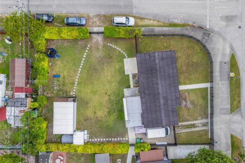 Villa ou maison à vendre à Miami, Floride: 3 chambres, 104.24 m2 № 2059948 - photo 28