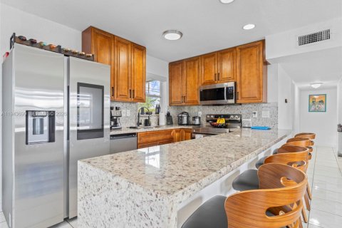 Villa ou maison à vendre à Miami, Floride: 3 chambres, 104.24 m2 № 2059948 - photo 8