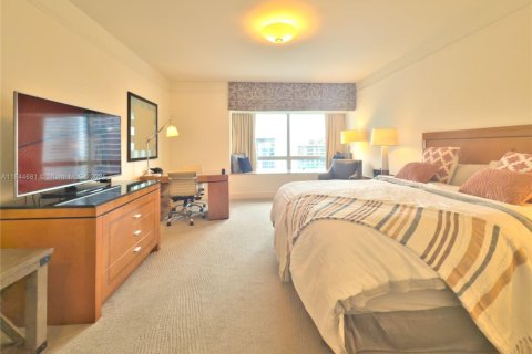 Condo in Miami, Florida, 2 bedrooms  № 1940611 - photo 27