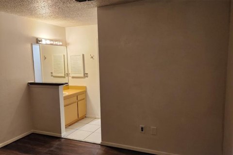 House in Tampa, Florida 3 bedrooms, 143.53 sq.m. № 2100300 - photo 17