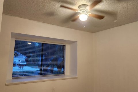 House in Tampa, Florida 3 bedrooms, 143.53 sq.m. № 2100300 - photo 14