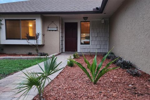 House in Tampa, Florida 3 bedrooms, 143.53 sq.m. № 2100300 - photo 3
