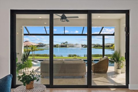 House in Venice, Florida 4 bedrooms, 277.96 sq.m. № 2322363 - photo 27