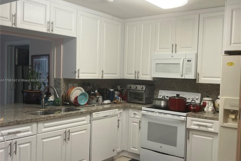 Studio in the Condo in Miami, Florida  № 1962712 - photo 9