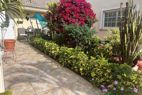 Studio in the Condo in Miami, Florida  № 1962712 - photo 2