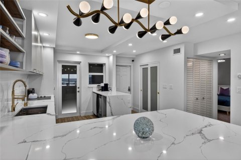 Copropriété à vendre à Pompano Beach, Floride: 2 chambres, 105.91 m2 № 2084544 - photo 12