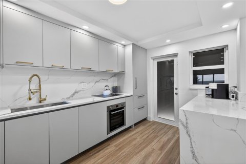 Copropriété à vendre à Pompano Beach, Floride: 2 chambres, 105.91 m2 № 2084544 - photo 8