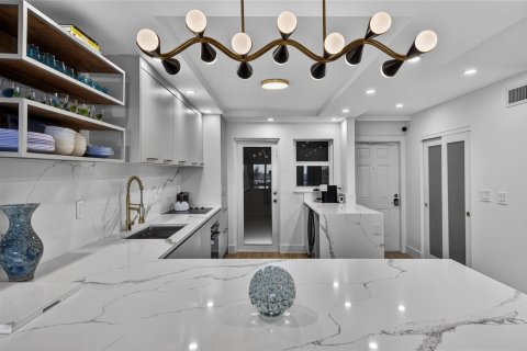Copropriété à vendre à Pompano Beach, Floride: 2 chambres, 105.91 m2 № 2084544 - photo 10