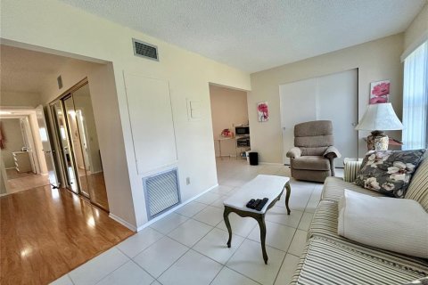 Condo in Clearwater, Florida, 2 bedrooms № 2115842 - photo 15