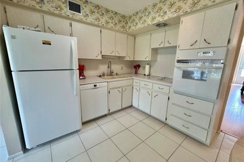 Condo in Clearwater, Florida, 2 bedrooms № 2115842 - photo 10