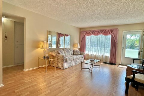 Condo in Clearwater, Florida, 2 bedrooms № 2115842 - photo 8