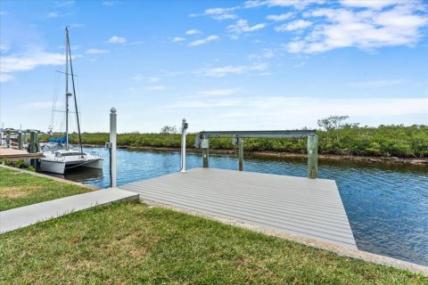 Villa ou maison à vendre à New Port Richey, Floride: 3 chambres, 177.07 m2 № 2149825 - photo 3