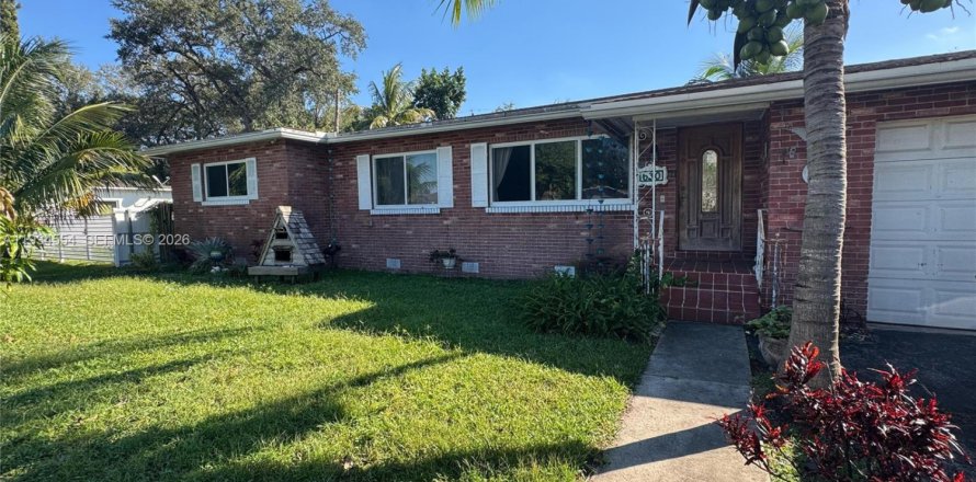 Дом в Майами, Флорида 3 спальни, 180.23м2 № 1995386