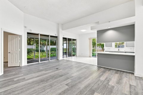 Villa ou maison à vendre à Port St. Lucie, Floride: 3 chambres, 171.78 m2 № 2298005 - photo 16