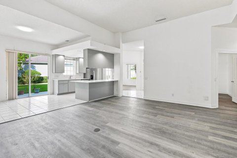 Villa ou maison à vendre à Port St. Lucie, Floride: 3 chambres, 171.78 m2 № 2298005 - photo 15