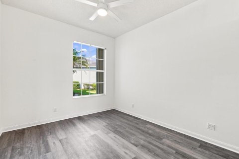 Villa ou maison à vendre à Port St. Lucie, Floride: 3 chambres, 171.78 m2 № 2298005 - photo 22