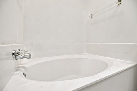 Villa ou maison à vendre à Port St. Lucie, Floride: 3 chambres, 171.78 m2 № 2298005 - photo 28