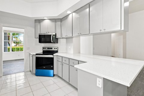 Villa ou maison à vendre à Port St. Lucie, Floride: 3 chambres, 171.78 m2 № 2298005 - photo 11