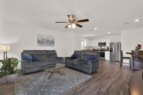 Villa ou maison à vendre à Spring Hill, Floride: 3 chambres, 117.52 m2 № 2431193 - photo 2