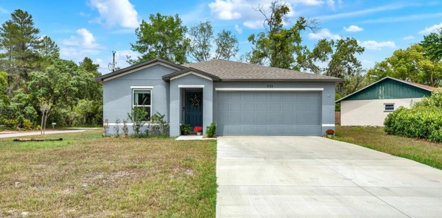 Villa ou maison à Spring Hill, Floride 3 chambres, 117.52 m2 № 2431193