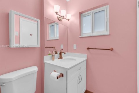Condo in Hollywood, Florida, 1 bedroom № 2090519 - photo 10