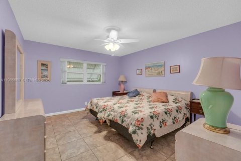 Condo in Hollywood, Florida, 1 bedroom № 2090519 - photo 5