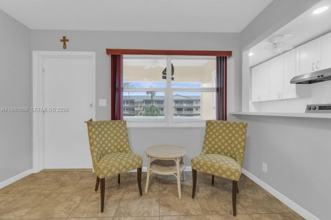 Condo in Hollywood, Florida, 1 bedroom № 2090519 - photo 15