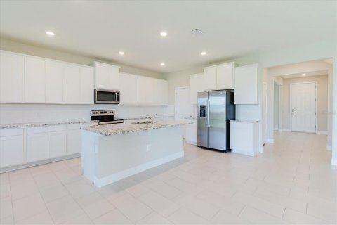 House in Bradenton, Florida 4 bedrooms, 307.88 sq.m. № 2209831 - photo 9