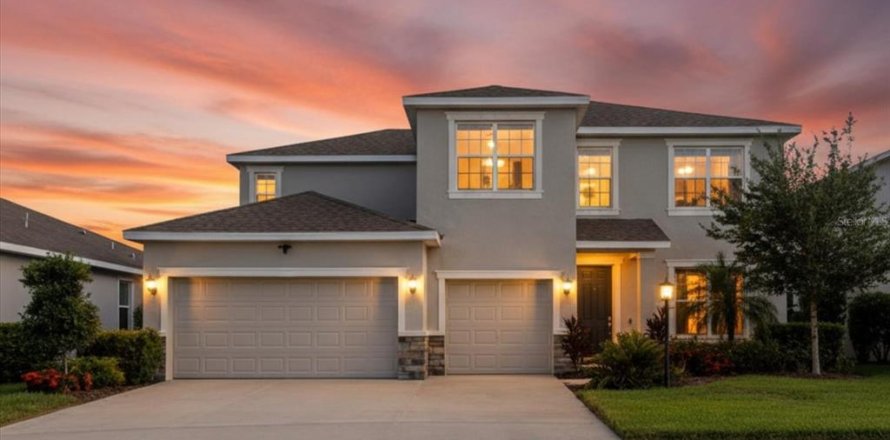 House in Bradenton, Florida 4 bedrooms, 307.88 sq.m. № 2209831