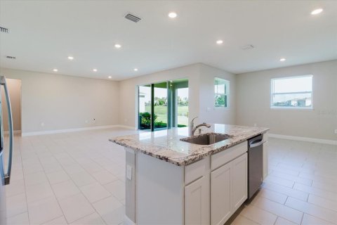 House in Bradenton, Florida 4 bedrooms, 307.88 sq.m. № 2209831 - photo 13