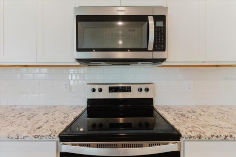 House in Bradenton, Florida 4 bedrooms, 307.88 sq.m. № 2209831 - photo 17