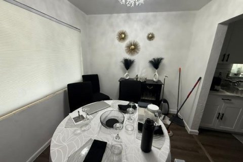 House in Miami, Florida 3 bedrooms, 125.88 sq.m. № 2078601