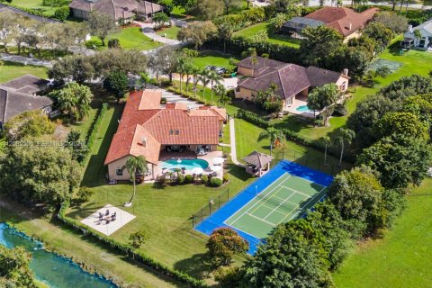 Villa ou maison à vendre à Plantation, Floride: 6 chambres, 399.29 m2 № 2340425 - photo 3