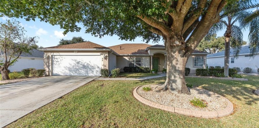 Villa ou maison à Summerfield, Floride 3 chambres, 188.5 m2 № 2208712
