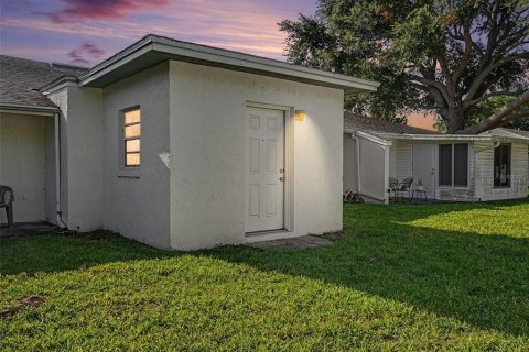 House in Winter Haven, Florida 2 bedrooms, 123.84 sq.m. № 2151947 - photo 29