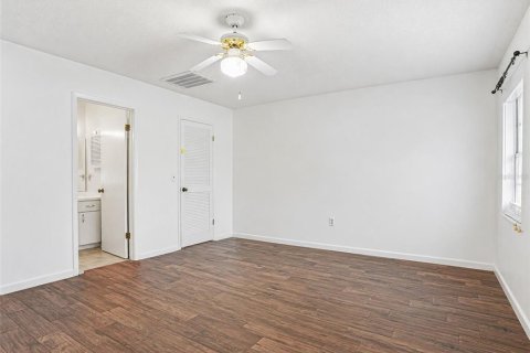 House in Winter Haven, Florida 2 bedrooms, 123.84 sq.m. № 2151947 - photo 18