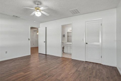 House in Winter Haven, Florida 2 bedrooms, 123.84 sq.m. № 2151947 - photo 17